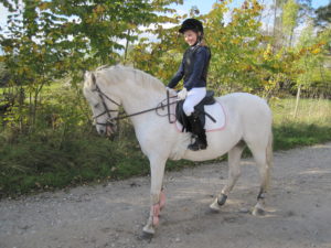 Dahlåkras Ballerina och ägarinnan Tess